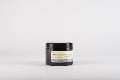 Hair mask with cool highlights